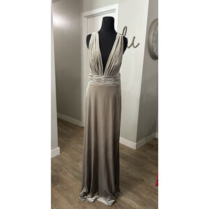 $229 NWT Revelry Dylan Velvet Bridesmaid Dress Silver Sage Maxi 46 in Size 10